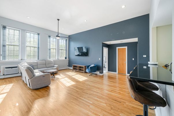 Interior, Living room, Pendant Lights, Recessed Lighting, Wood Texture Flooring