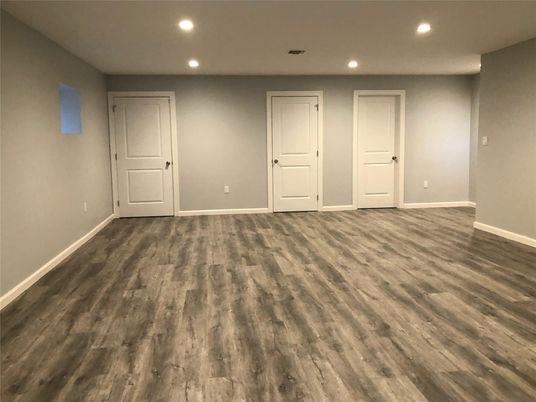 Empty room, Interior, Recessed Lighting, Wood Texture Flooring