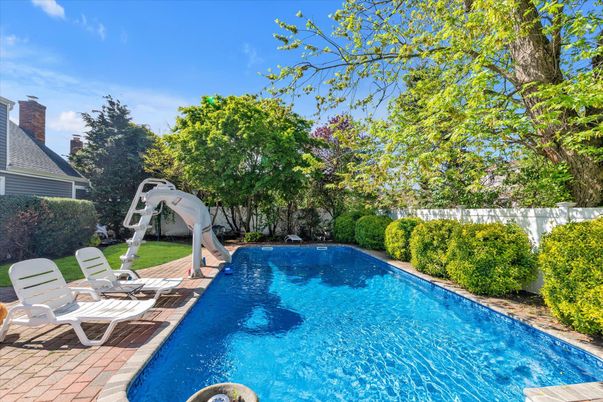 Exterior, Playground, Pool