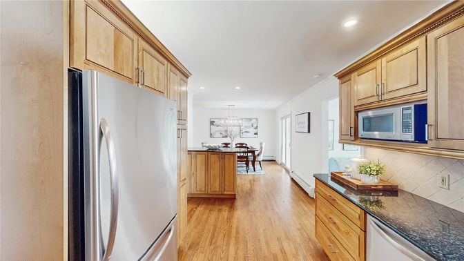 Chandelier, Dining room, Interior, Kitchen, Pendant Lights, Recessed Lighting, Wood Texture Flooring