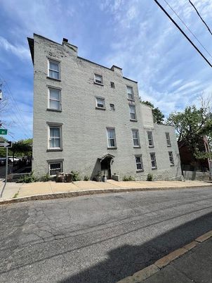 Exterior, Facade, Condo Building