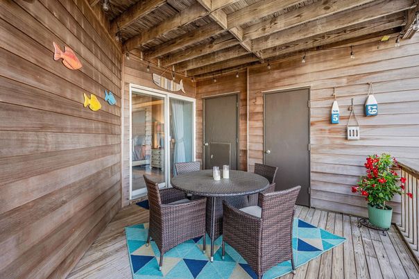 Exterior, Wooden Walls