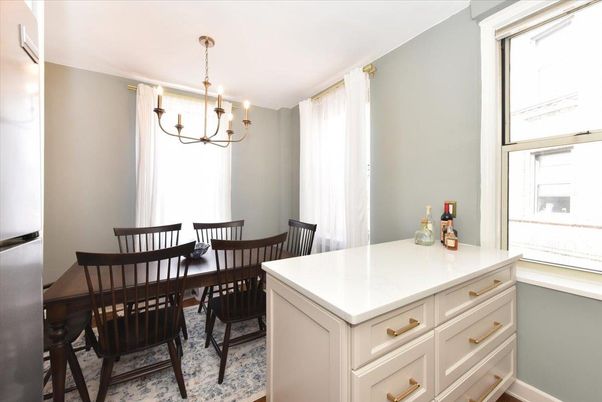 Chandelier, Dining room, Interior