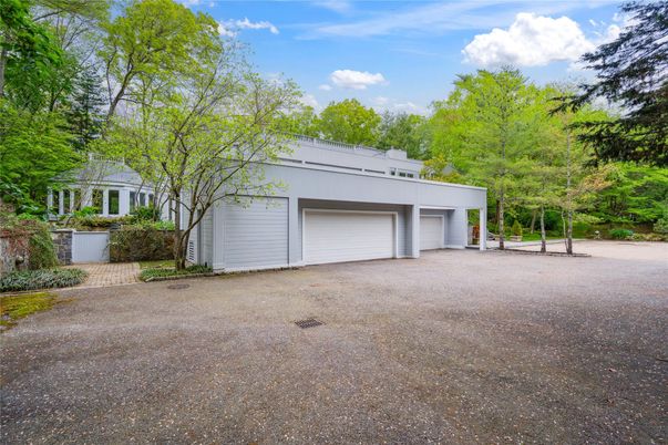 Detached Garage, Exterior