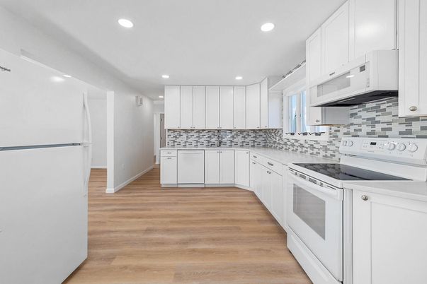 Interior, Kitchen, Recessed Lighting, Wood Texture Flooring