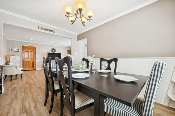 Chandelier, Dining room, Interior, Recessed Lighting, Wood Texture Flooring