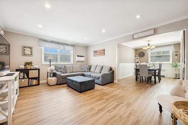 Chandelier, Dining room, Interior, Living room, Recessed Lighting, Wood Texture Flooring