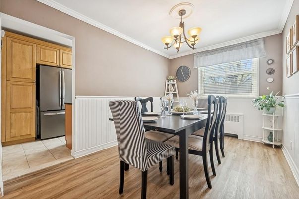 Chandelier, Dining room, Interior, Kitchen, Wood Texture Flooring
