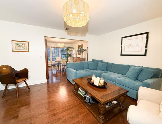 Chandelier, Dining room, Interior, Living room, Wood Texture Flooring