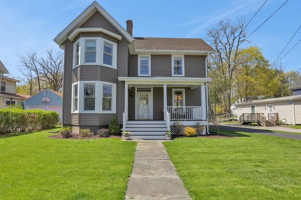 Exterior, Facade, Queen Anne Victorian