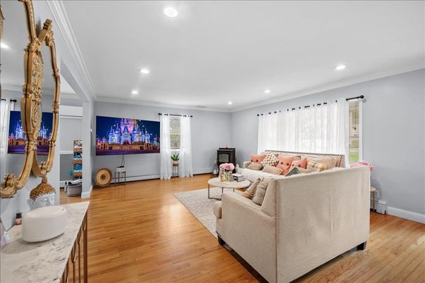 Interior, Living room, Recessed Lighting, Wood Texture Flooring