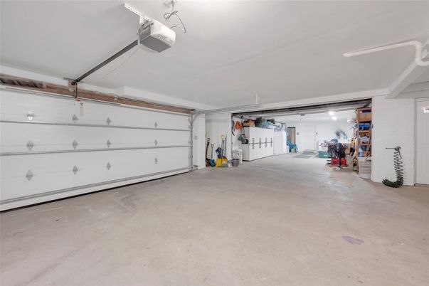 Garage, Interior