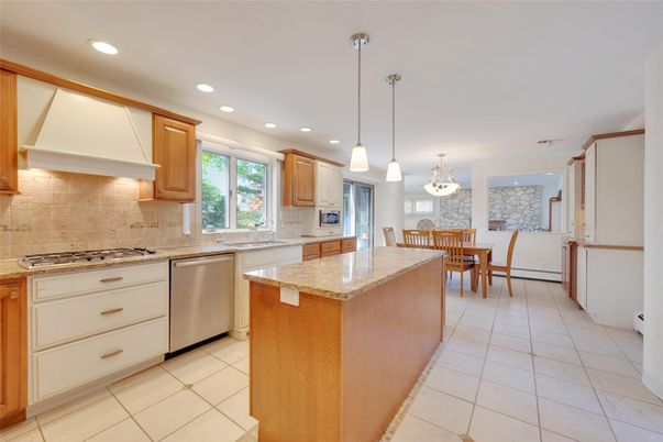 Dining room, Interior, Kitchen, Pendant Lights, Recessed Lighting, Stainless Steel Appliances