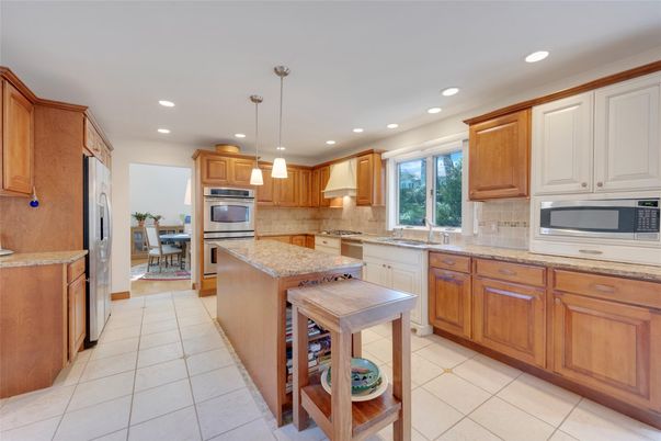 Dining room, Interior, Kitchen, Pendant Lights, Recessed Lighting, Stainless Steel Appliances