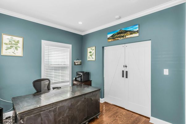 Home Office, Interior, Recessed Lighting, Wood Texture Flooring