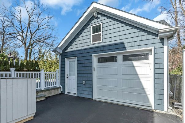 Detached Garage, Exterior