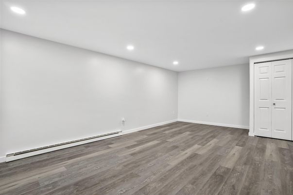 Empty room, Interior, Recessed Lighting, Wood Texture Flooring