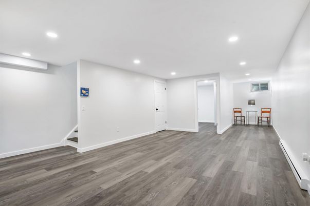 Empty room, Interior, Recessed Lighting, Wood Texture Flooring