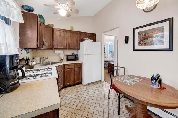 Chandelier, Dining room, Interior, Kitchen