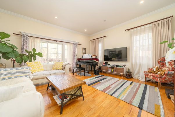 Interior, Living room, Piano, Recessed Lighting, Wood Texture Flooring