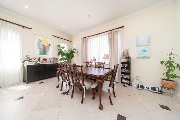 Dining room, Interior, Recessed Lighting