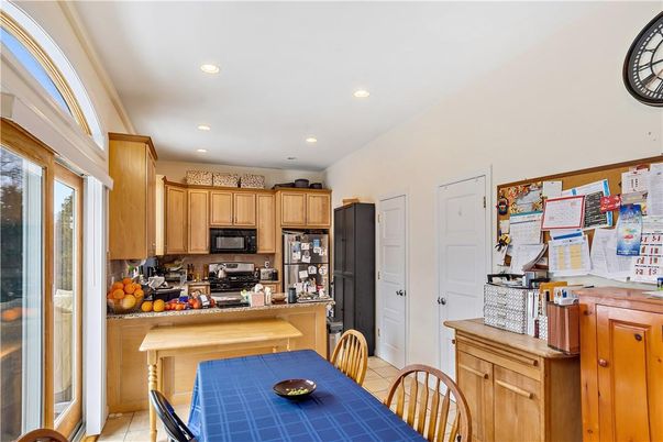 Dining room, Interior, Kitchen, Recessed Lighting