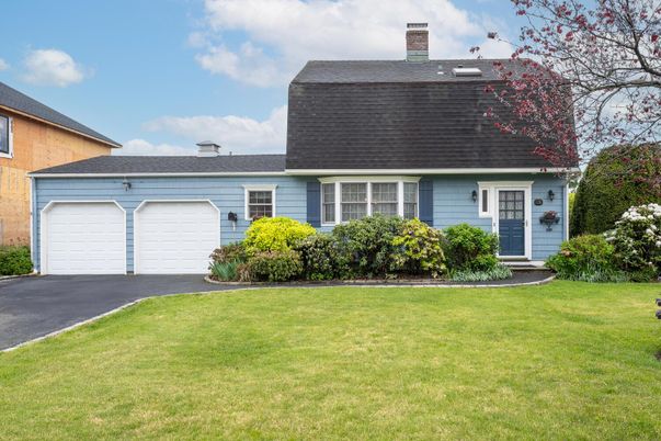 Attached, Detached Garage, Exterior, Facade, Cape Cod