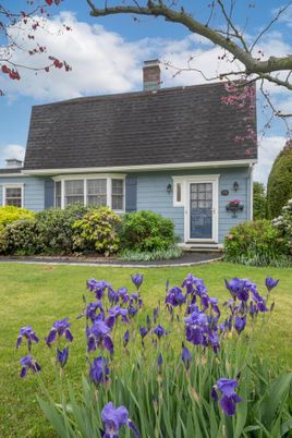 Backyard, Exterior, Facade, Cape Cod