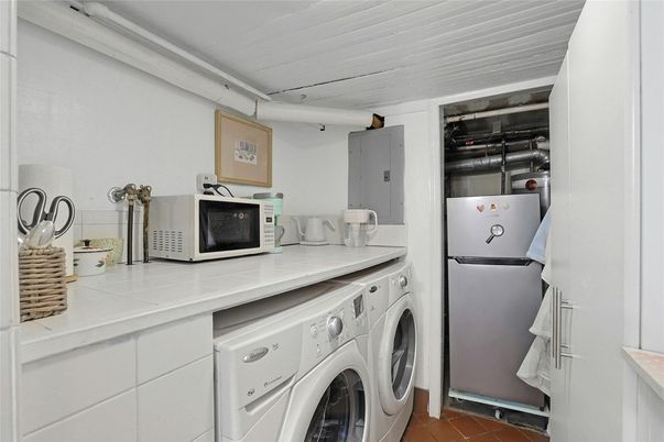 Interior, Washer