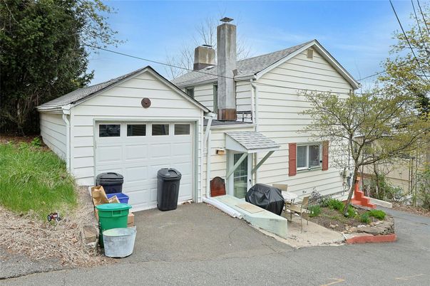Detached Garage, Exterior