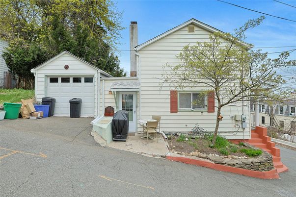 Detached Garage, Exterior