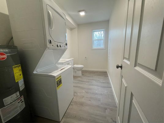 Interior, Utility Closets, Washer, Wood Texture Flooring