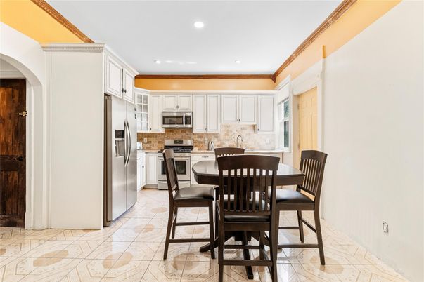 Dining room, Interior, Kitchen, Recessed Lighting, Stainless Steel Appliances