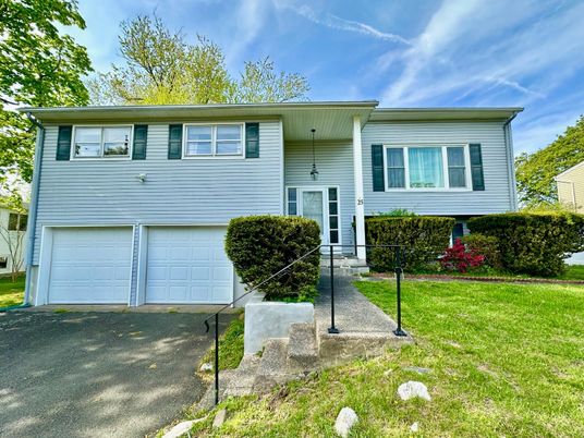 Attached, Exterior, Facade, Raised Ranch