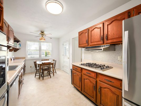 Dining room, Interior, Kitchen, Stainless Steel Appliances