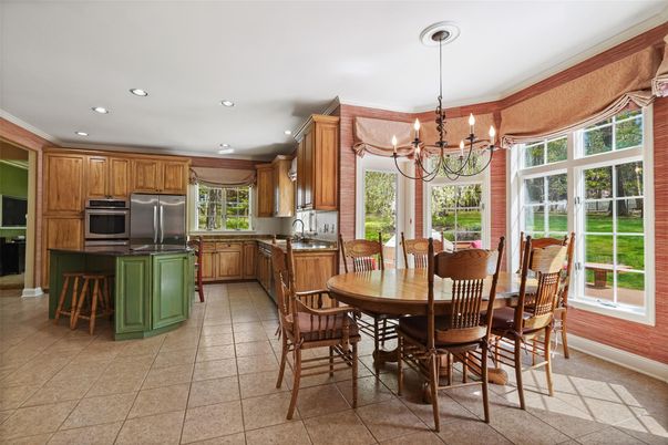 Chandelier, Dining room, Interior, Kitchen, Recessed Lighting, Stainless Steel Appliances