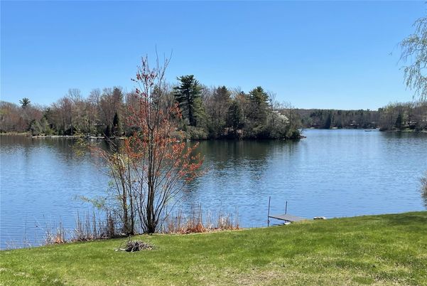 Exterior, Lake