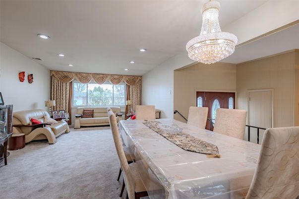 Chandelier, Dining room, Interior, Living room, Recessed Lighting