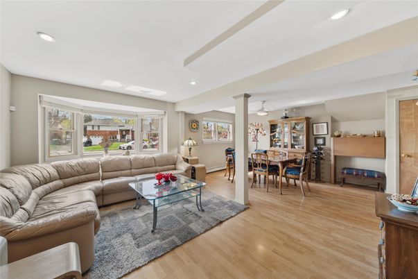 Chandelier, Dining room, Interior, Living room, Recessed Lighting, Wood Texture Flooring