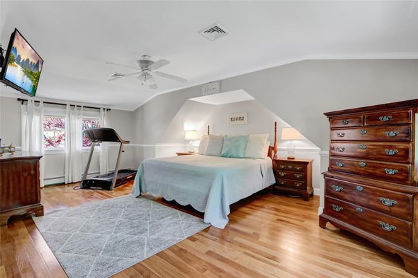Bedroom, Fitness Equipment, Interior, Wood Texture Flooring