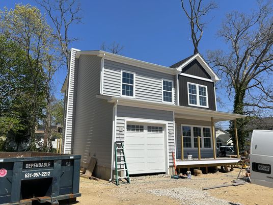 Attached, Exterior, Facade, None
