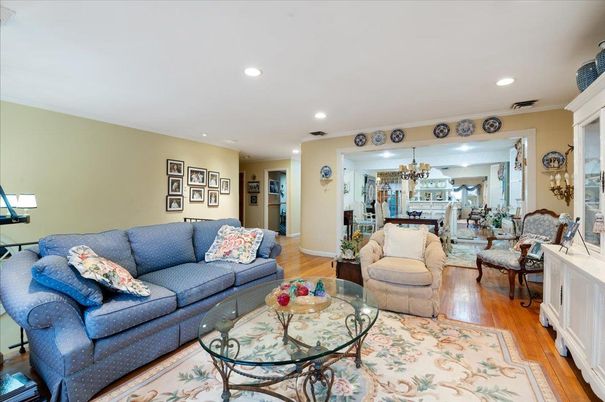 Chandelier, Dining room, Interior, Living room, Recessed Lighting, Wood Texture Flooring