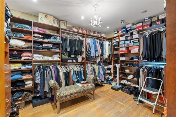 Interior, Pendant Lights, Recessed Lighting, Walk-in Closets, Wood Texture Flooring