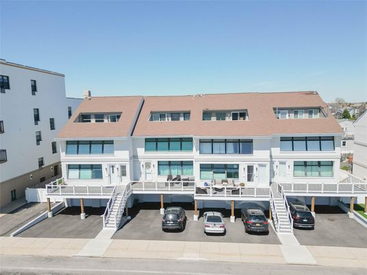 Exterior, Facade, Condo Building