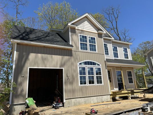 Attached, Exterior, Facade, Farmhouse