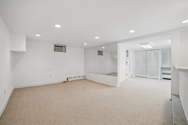 Empty room, Interior, Recessed Lighting