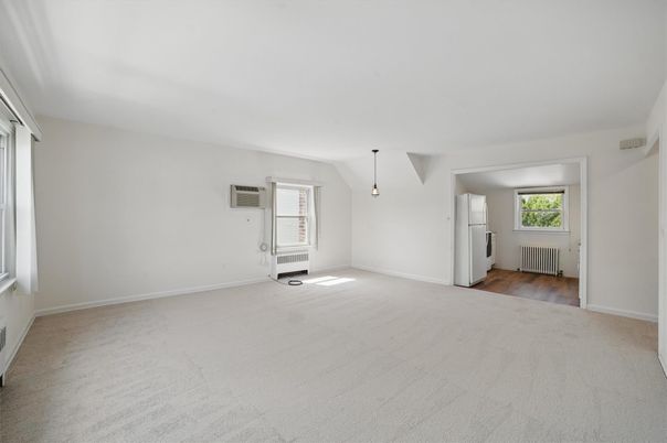Empty room, Interior, Pendant Lights