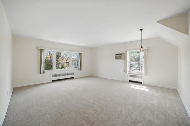 Empty room, Interior, Pendant Lights