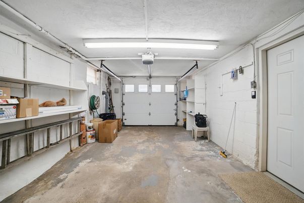 Garage, Interior