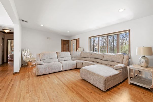 Interior, Living room, Recessed Lighting, Wood Texture Flooring